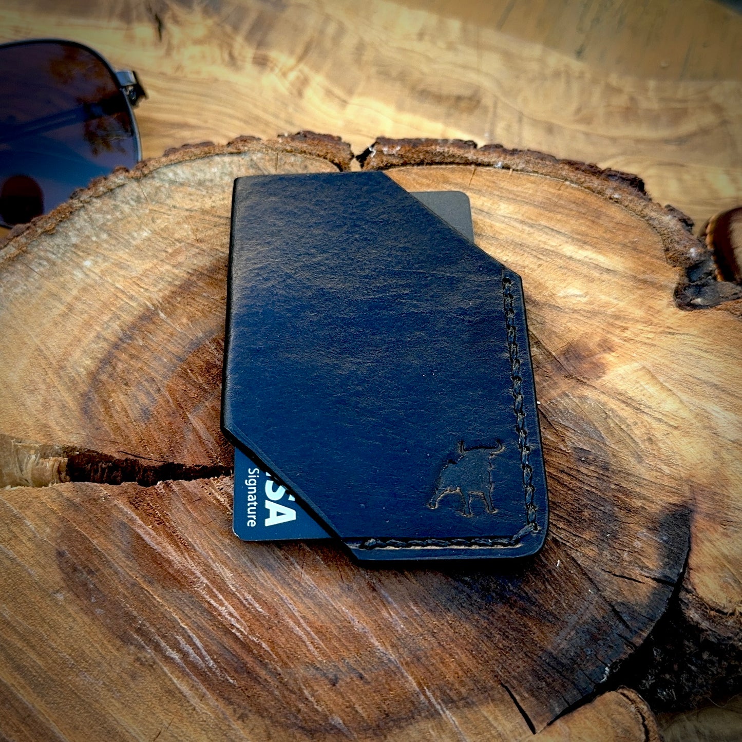 TauroLuna Leather Card Holder – Minimalist Design with Timeless Style