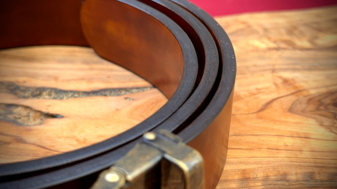 TauroLuna Retinto Leather Belt – Timeless Style in the Luna Collection