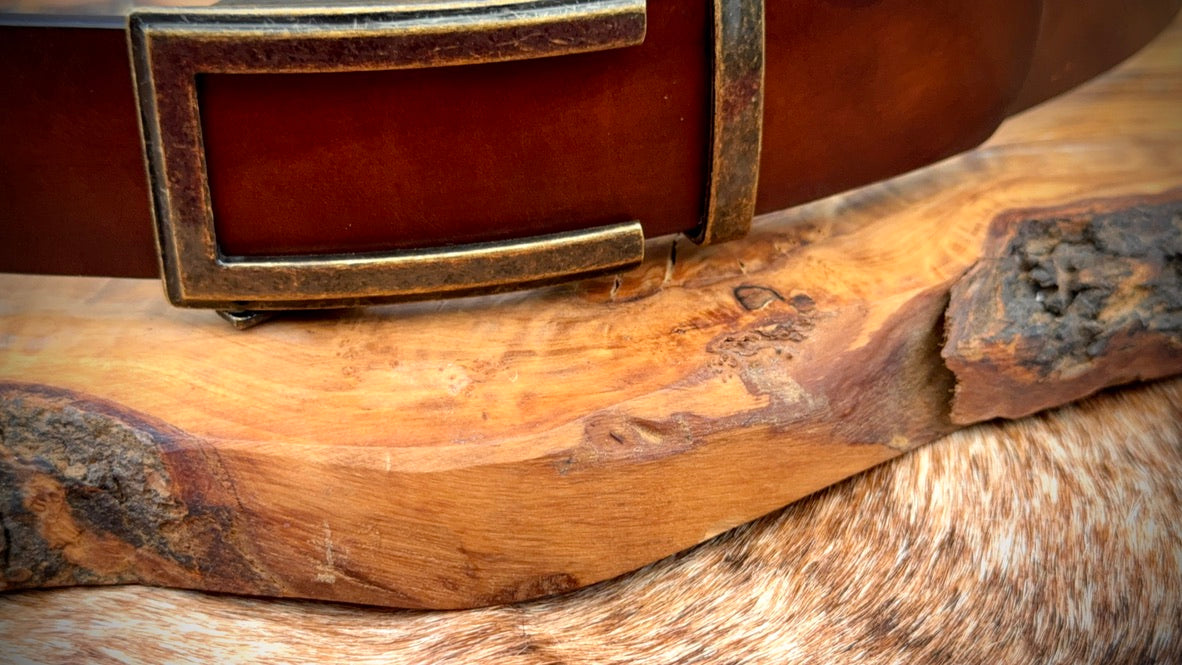 TauroLuna Retinto Leather Belt – Timeless Style in the Luna Collection