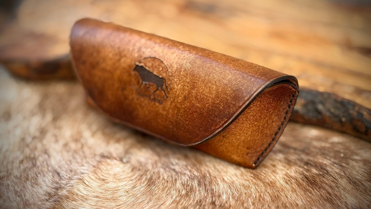 Alazán Sunglasses Case: Bold Elegance Inspired by Nature